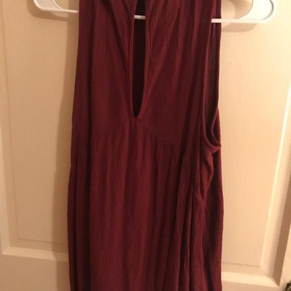 Burgundy tank top - Picture 2 of 2