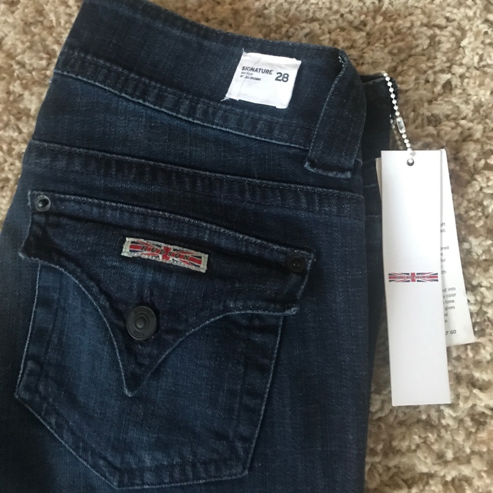Hudson Signature Bootcut Jeans. Size 28.