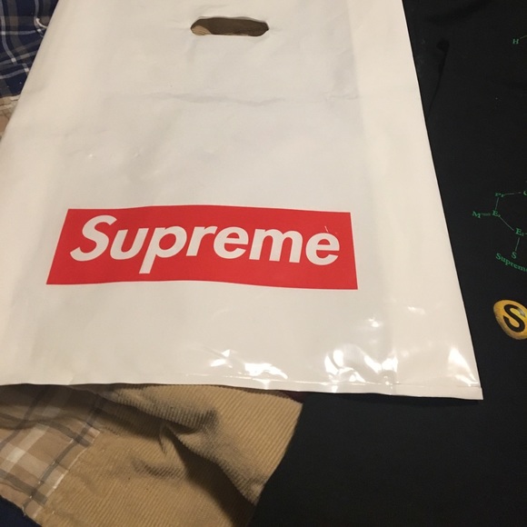 Supreme DNA Tee - Picture 2 of 3