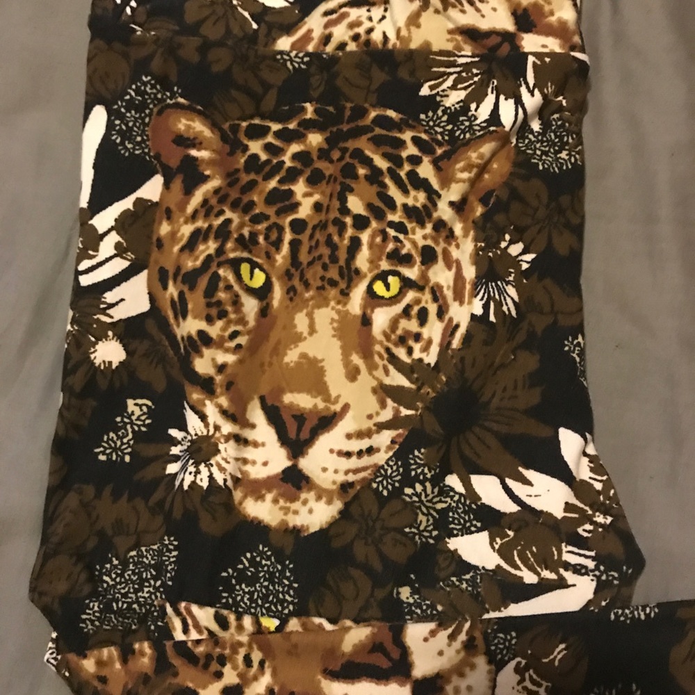 Lularoe Tc tiger cheetah leggings