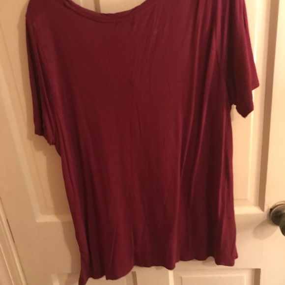 Old Navy T-shirt - Picture 2 of 2