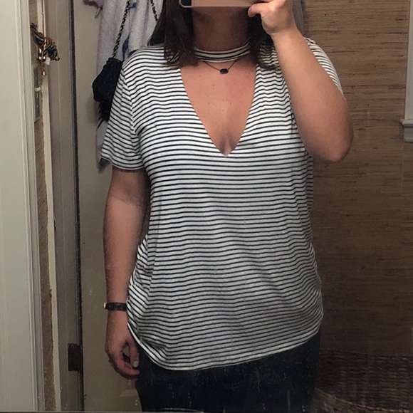 Black and white stripes cut out top - Picture 3 of 3