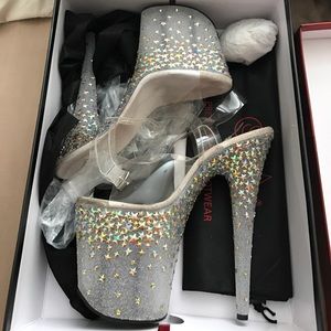 8" PLEASER HOLOGRAM HEELS.