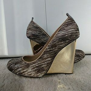 NEW bcbg maxazria calf hair wedge pumps