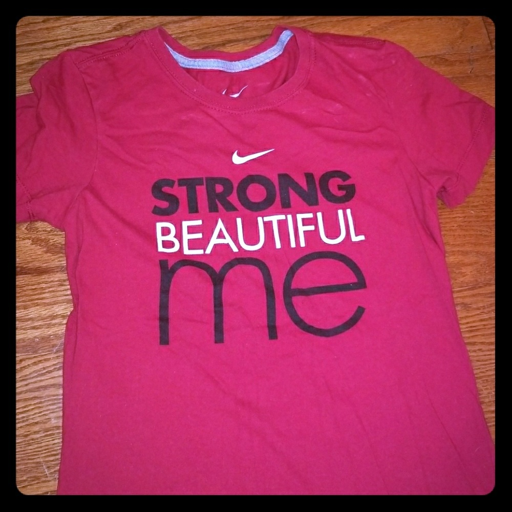 Women's Nike tee 😍