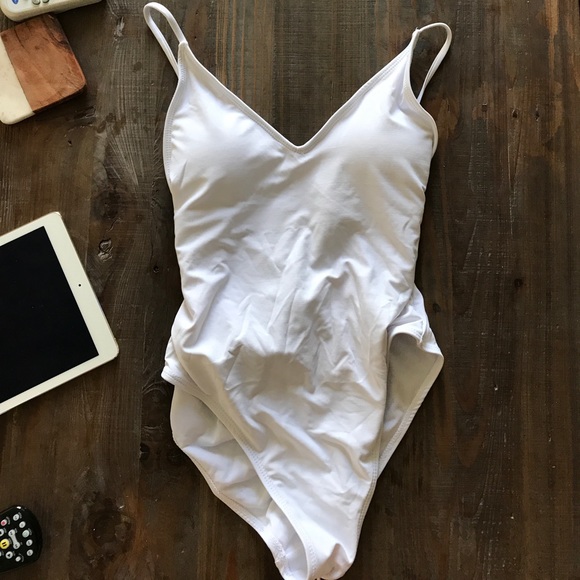 Kaylee one piece - Picture 2 of 4