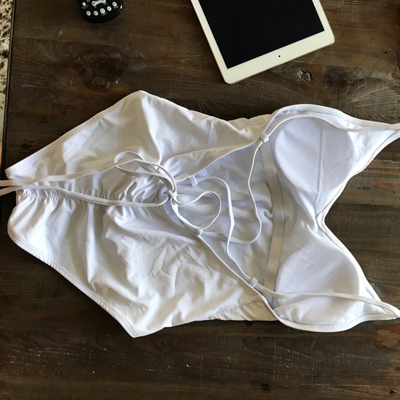 Kaylee one piece - Picture 3 of 4