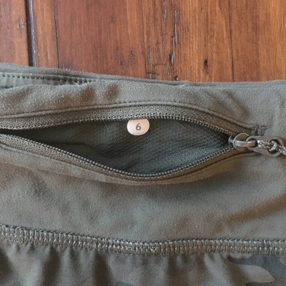 SOLD! Lululemon CAMO Speeds - Picture 4 of 5