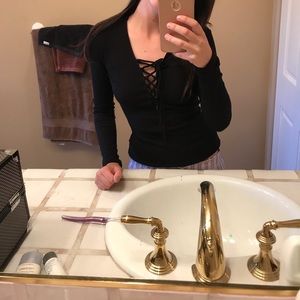 Forever 21 black tied up shirt 🖤 size small