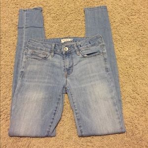 Light Wash Skinny Bullhead Jeans