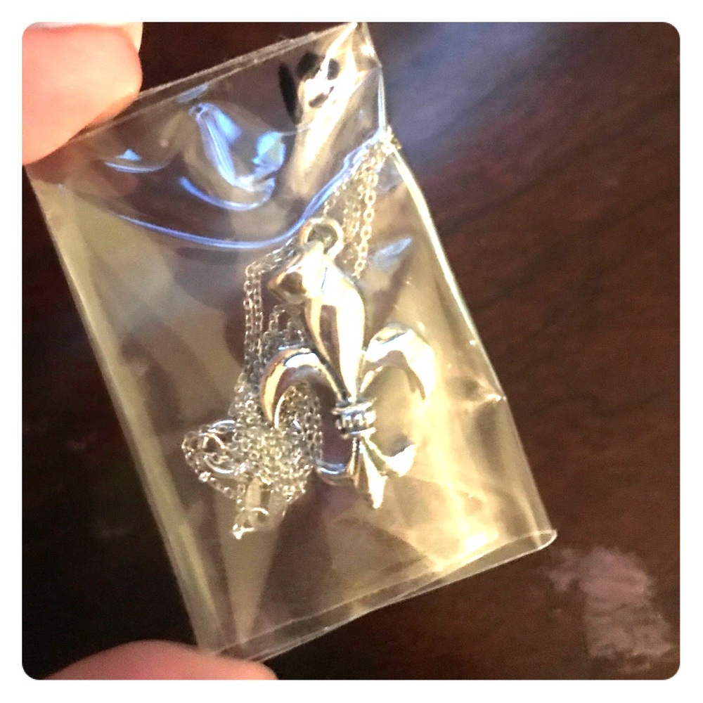 fleur de lis necklace