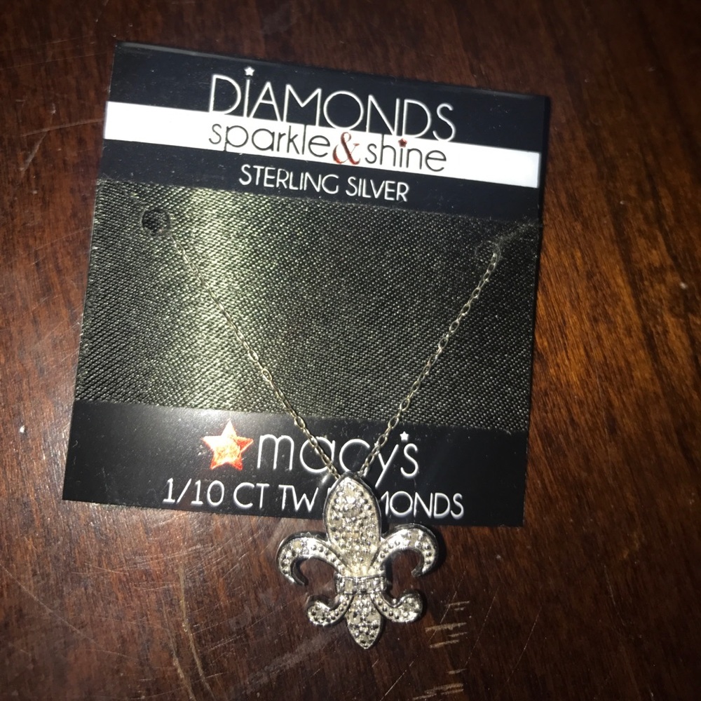 fleur de lis necklace