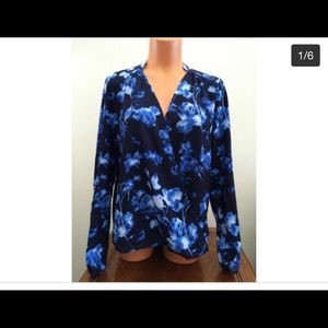NWT Vince Camuto Long Sleeve Blouse Top NWT Vince Camuto Long Sleeve Blouse Top