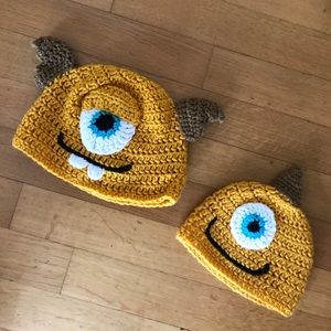 Handmade Monsters Terri & Terry Perry beanies Handmade Monsters Terri & Terry Perry beanies