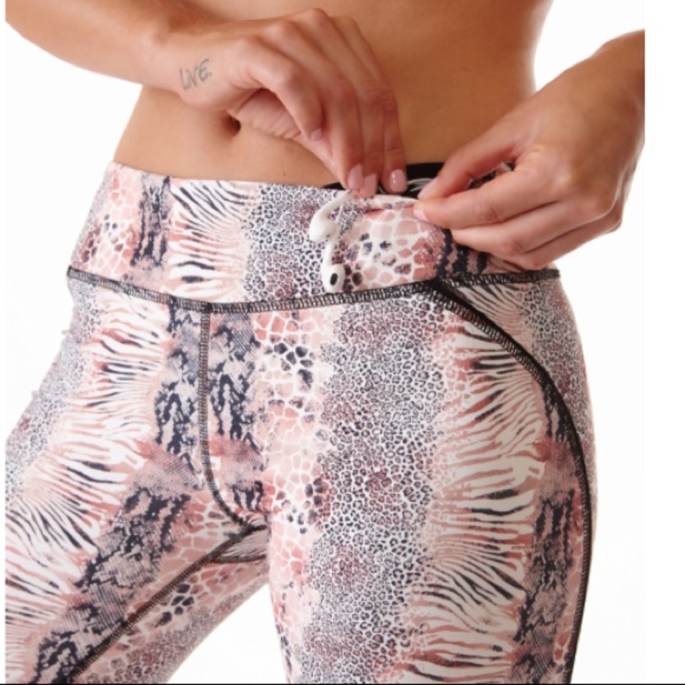 KI Pro NYC Amazon Print Mesh Capri Legging