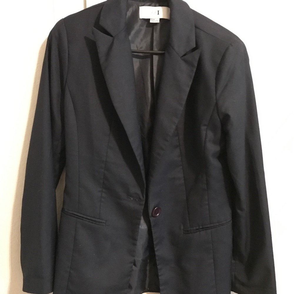 Long navy blazer