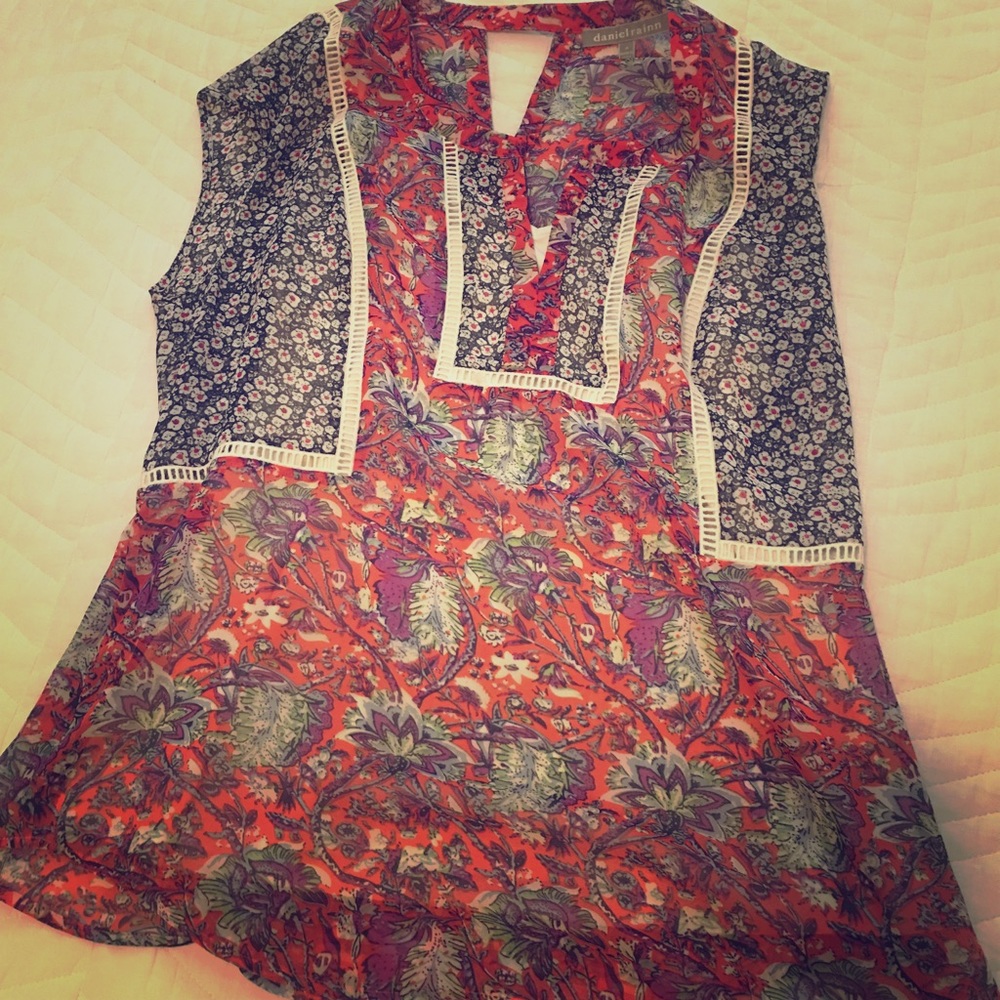 Pretty floral, flowing shirt
