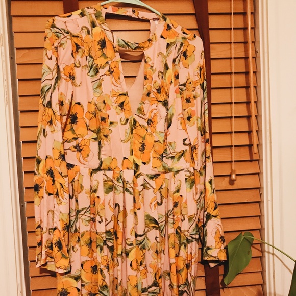 Tegan Floral Mini Dress NWOT - Picture 2 of 3