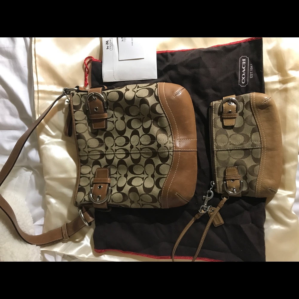 Authentic pre-owned Coach small tote with wristlet