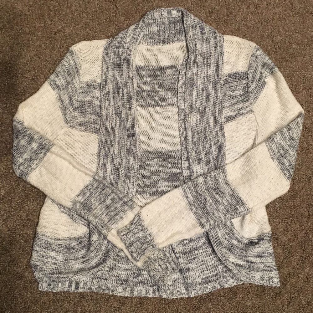 Super cute fall cardigan 🍂🍁