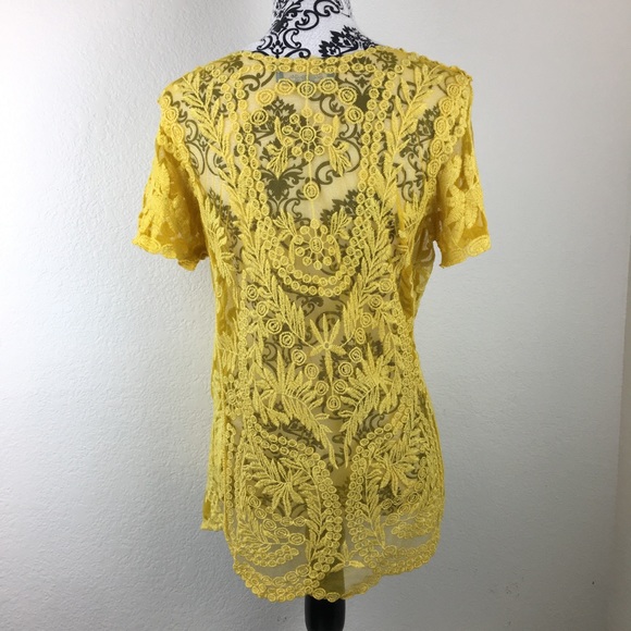 Stretchy Lace Top - Picture 3 of 3