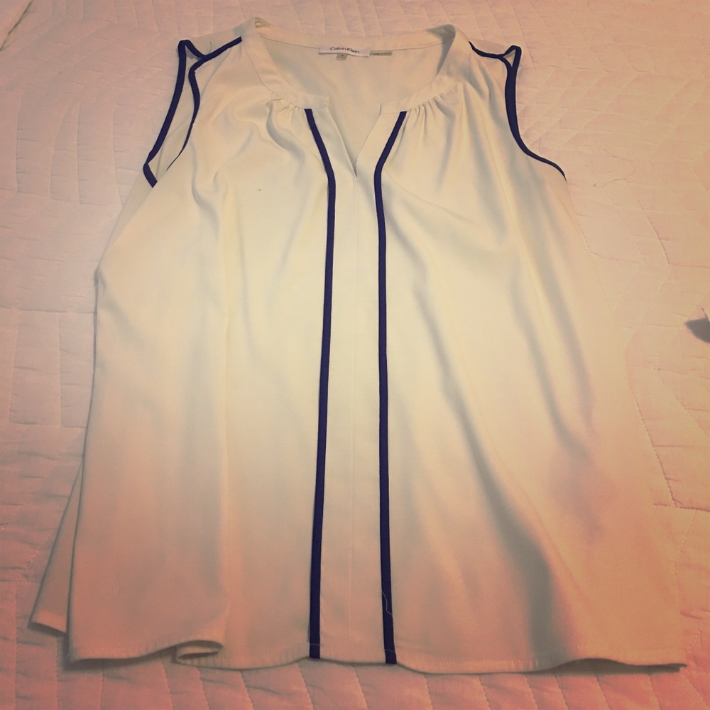 Calvin Klein - M - Sleeveless