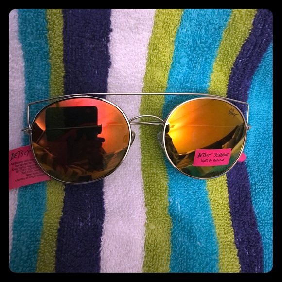 Betsey Johnson Accessories - Betsey Johnson sunglasses NWT