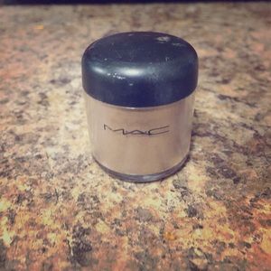 M.A.C Cocomotion Pigment - Authentic