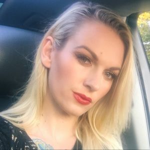 Meet your Posher, Virginia