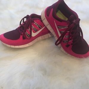 Nike Free Size 4.5 Youth Fits 6.5 Women