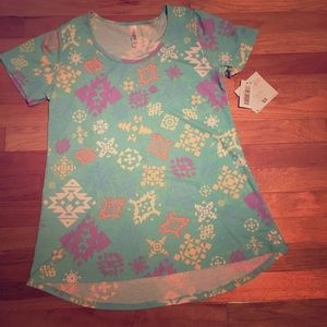 Lularoe classic tee