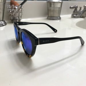 DIFF Mirror Sunglasses