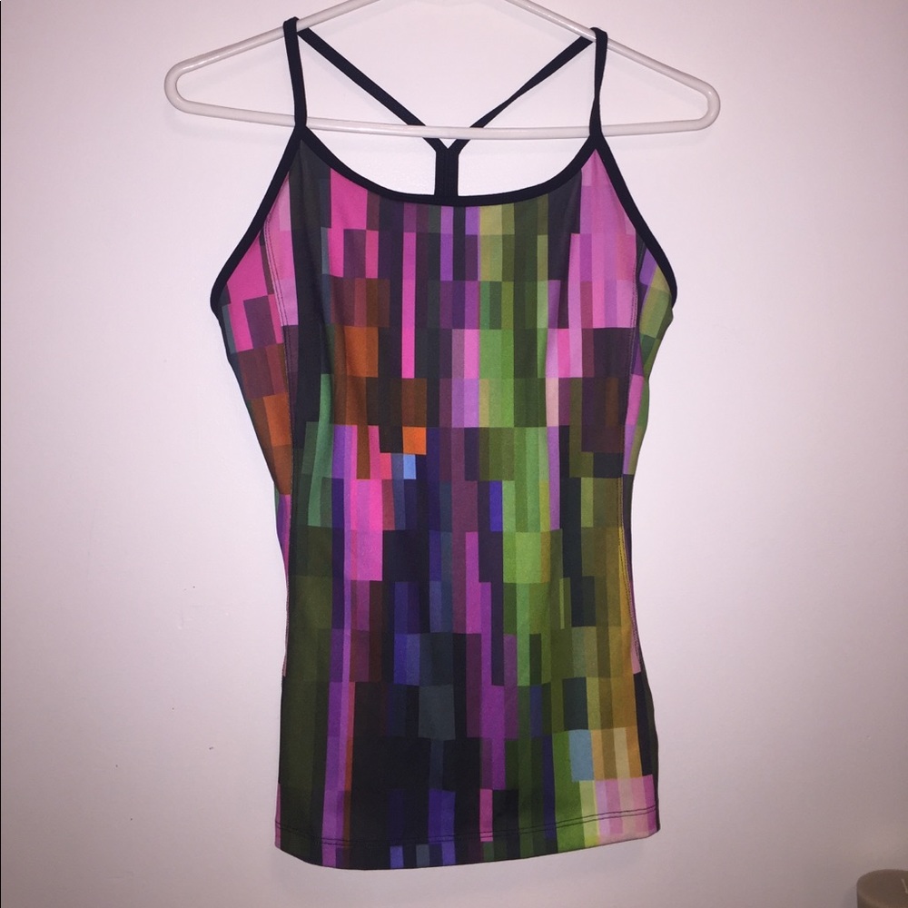 Multicolor dry fit tank