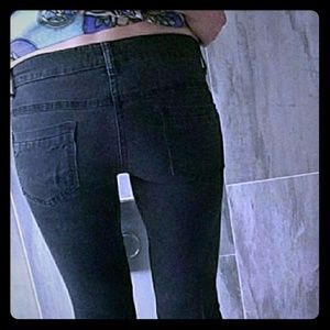 FREE PEOPLE SUPER SKINNY DESTROYED JEANS FREE PEOPLE SUPER SKINNY DESTROYED JEANS