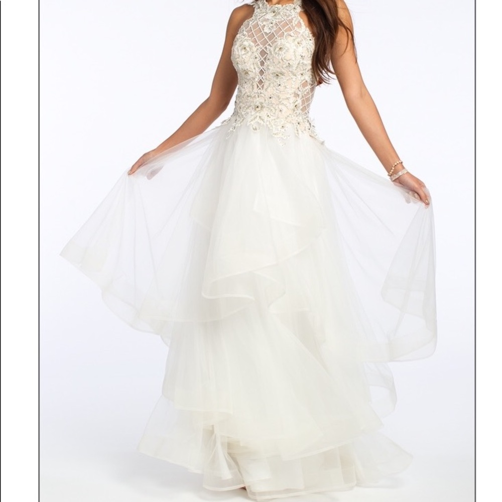Ivory ballgown - Picture 3 of 3