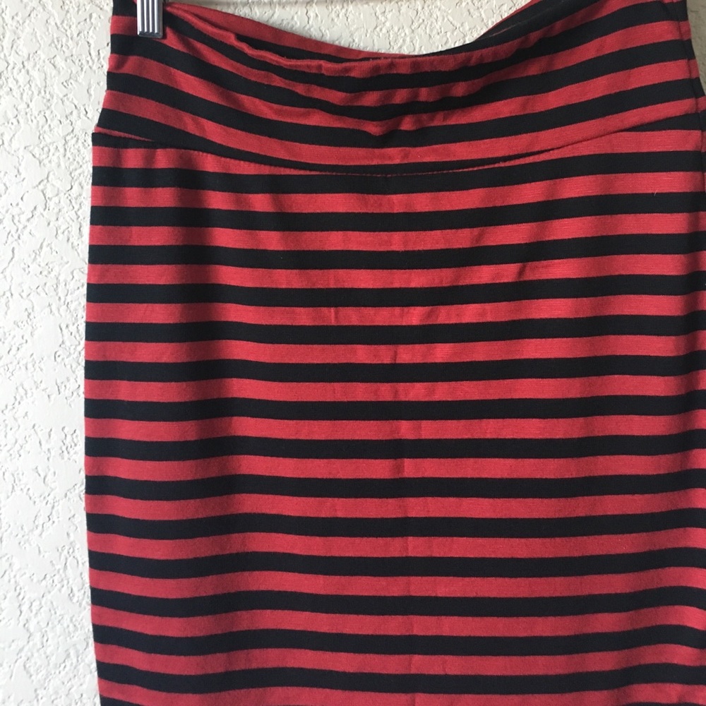 Black and Red Striped Lularoe Cassie