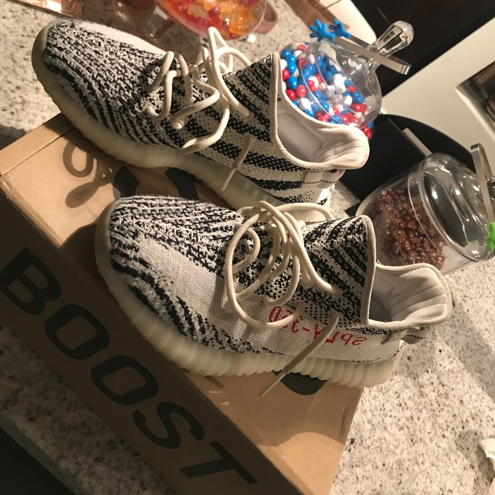 Yeezy boost 350 zebras