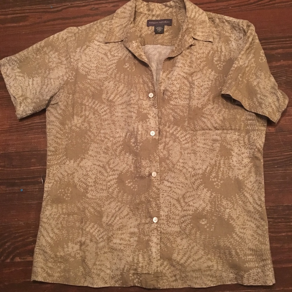 Banana Republic casual button down shirt