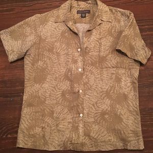 Banana Republic casual button down shirt