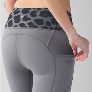 lululemon athletica Pants - ATRP crop gray size 6 excellent condition RARE lululemon athletica Pants - ATRP crop gray size 6 excellent condition RARE