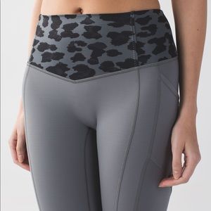 lululemon athletica Pants - ATRP crop gray size 6 excellent condition RARE lululemon athletica Pants - ATRP crop gray size 6 excellent condition RARE