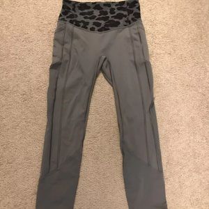 lululemon athletica Pants - ATRP crop gray size 6 excellent condition RARE lululemon athletica Pants - ATRP crop gray size 6 excellent condition RARE