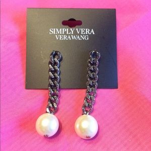 Vera Wang Gray with Pearl end earrings Vera Wang Gray with Pearl end earrings