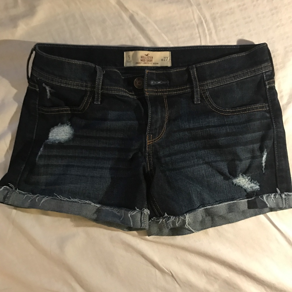 Hollister midi shorts size 5.