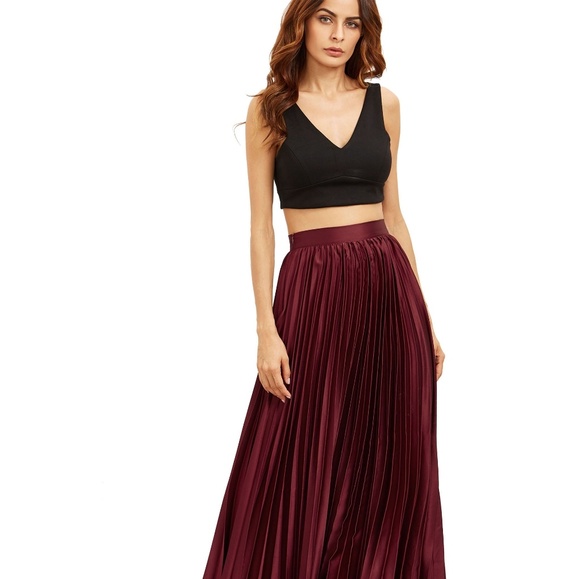 🍁 Last One! 🍁Burgundy Sheen Full length Skirt - Picture 3 of 6