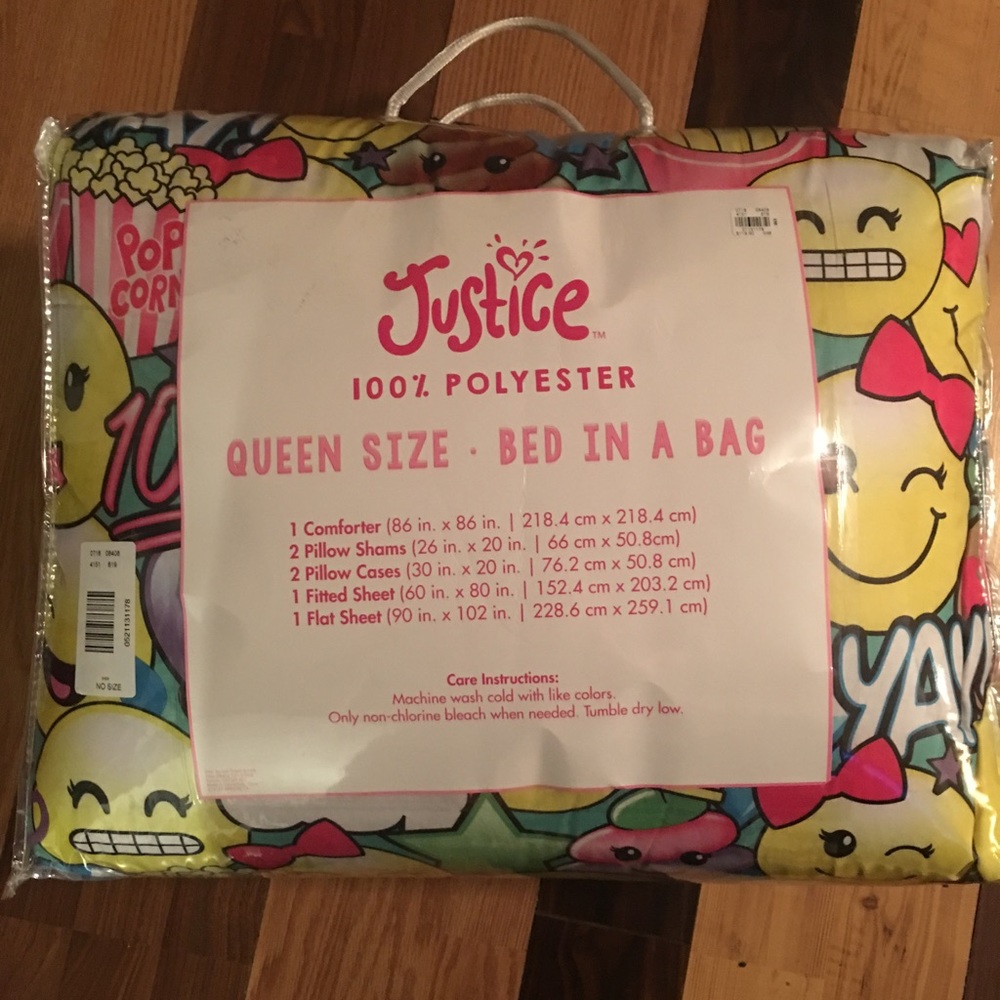 Queen sized Justice Emoji Bed-In-A-Bag