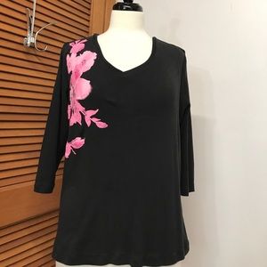 Nicole Miller 3/4 Sleeve Black V Neck Top Nicole Miller 3/4 Sleeve Black V Neck Top