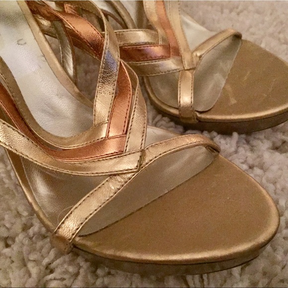 Carlos Santana Marquis Gold Strappy Heels, Sz. 7.5 - Picture 5 of 7