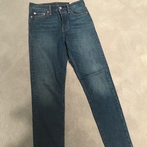 Levi wedgie jeans never worn!