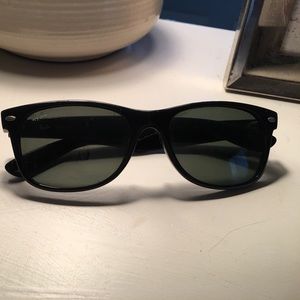 Black Ray Bans